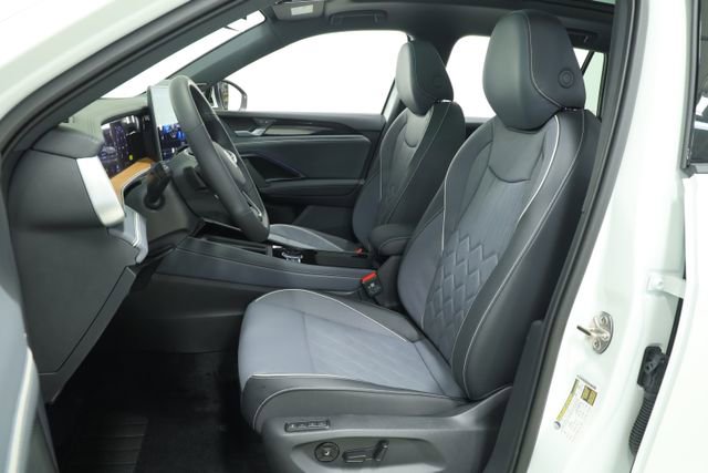 New 2026 Volkswagen Tiguan SEL R-Line image 27