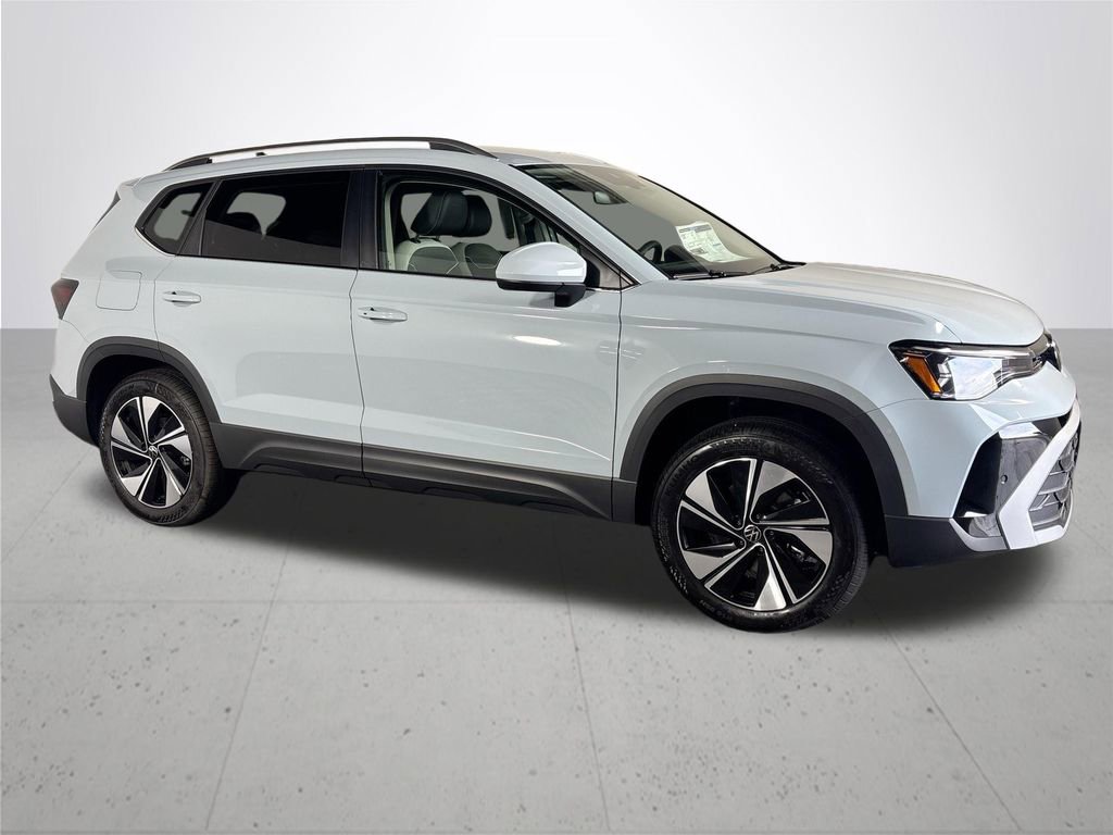 New 2025 Volkswagen Taos SE image 4