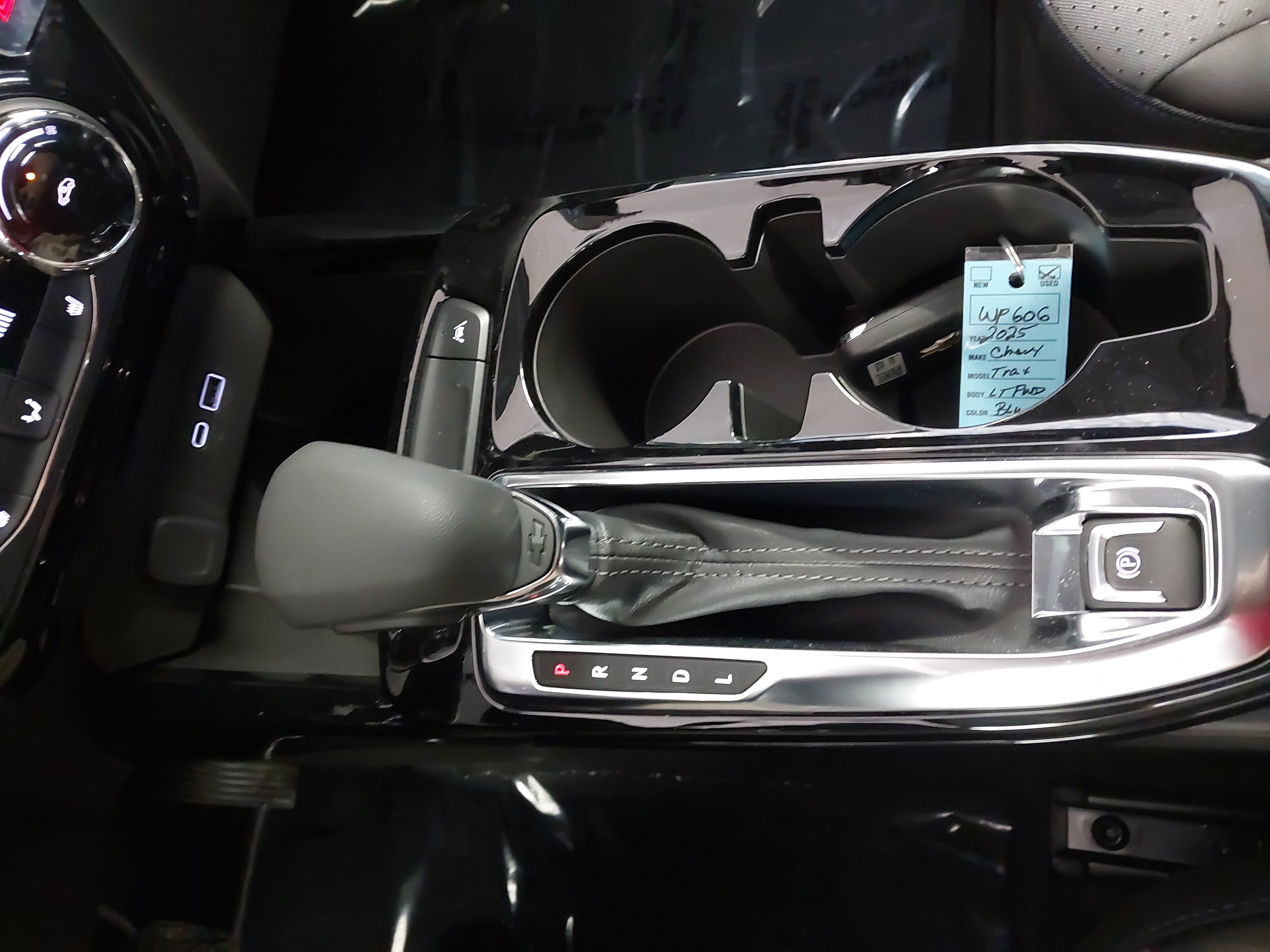 Used 2025 Chevrolet Trax LT w/ Driver Confidence Package FWD image 22