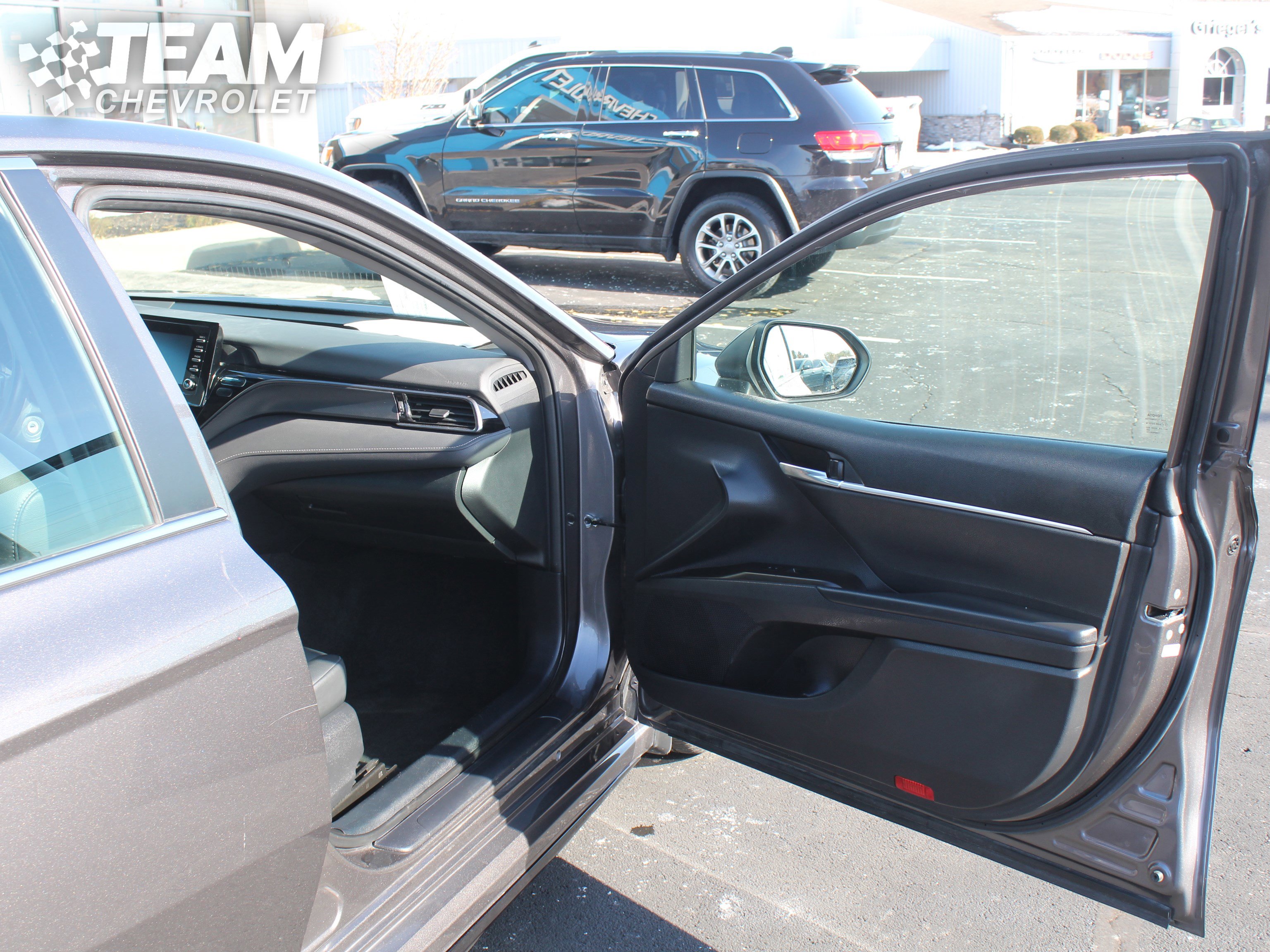 Used 2023 Toyota Camry SE image 25