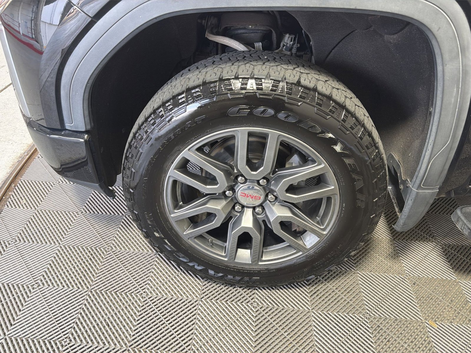 Used 2020 GMC Sierra 1500 AT4 w/ AT4 Premium Package image 12