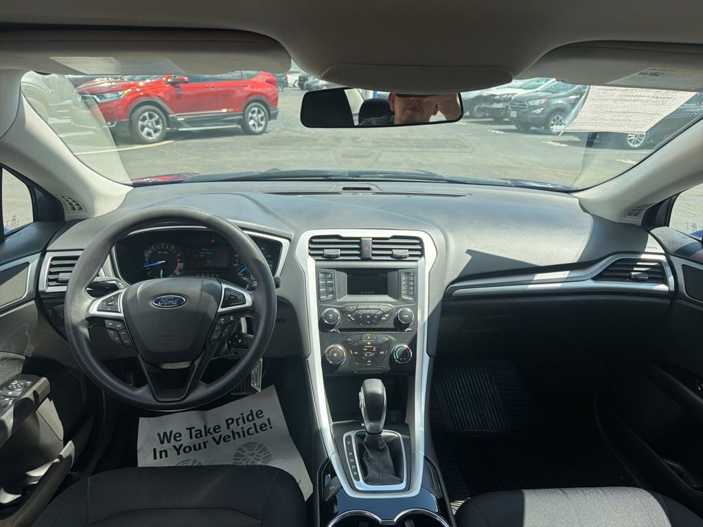 Used 2015 Ford Fusion SE FWD image 13