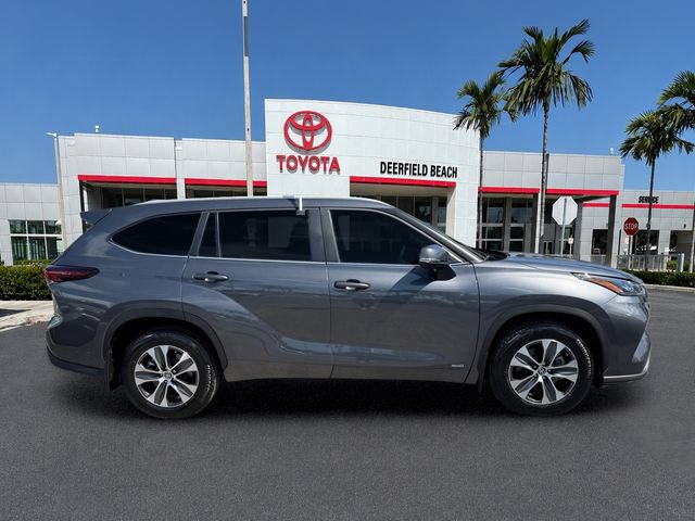 Certified 2025 Toyota Highlander XLE AWD/4WD image 8