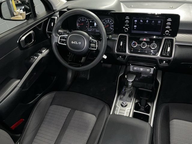 Used 2023 Kia Sorento LX FWD image 19