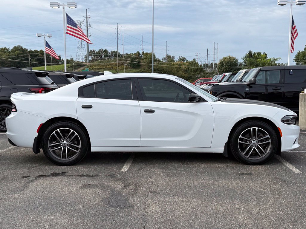 Used 2019 Dodge Charger SXT w/ Cold Weather Package AWD/4WD image 4