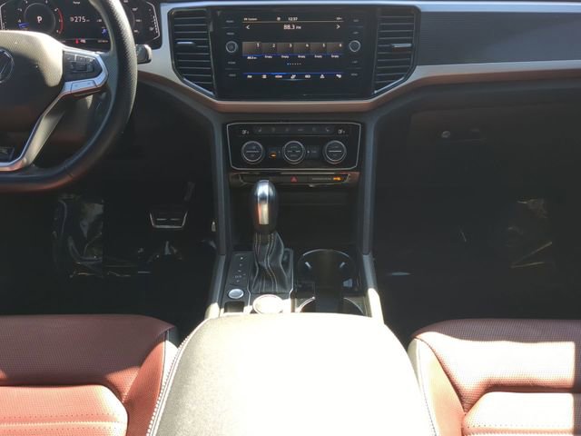 Certified 2022 Volkswagen Atlas Cross Sport SEL Premium R-Line AWD/4WD image 16