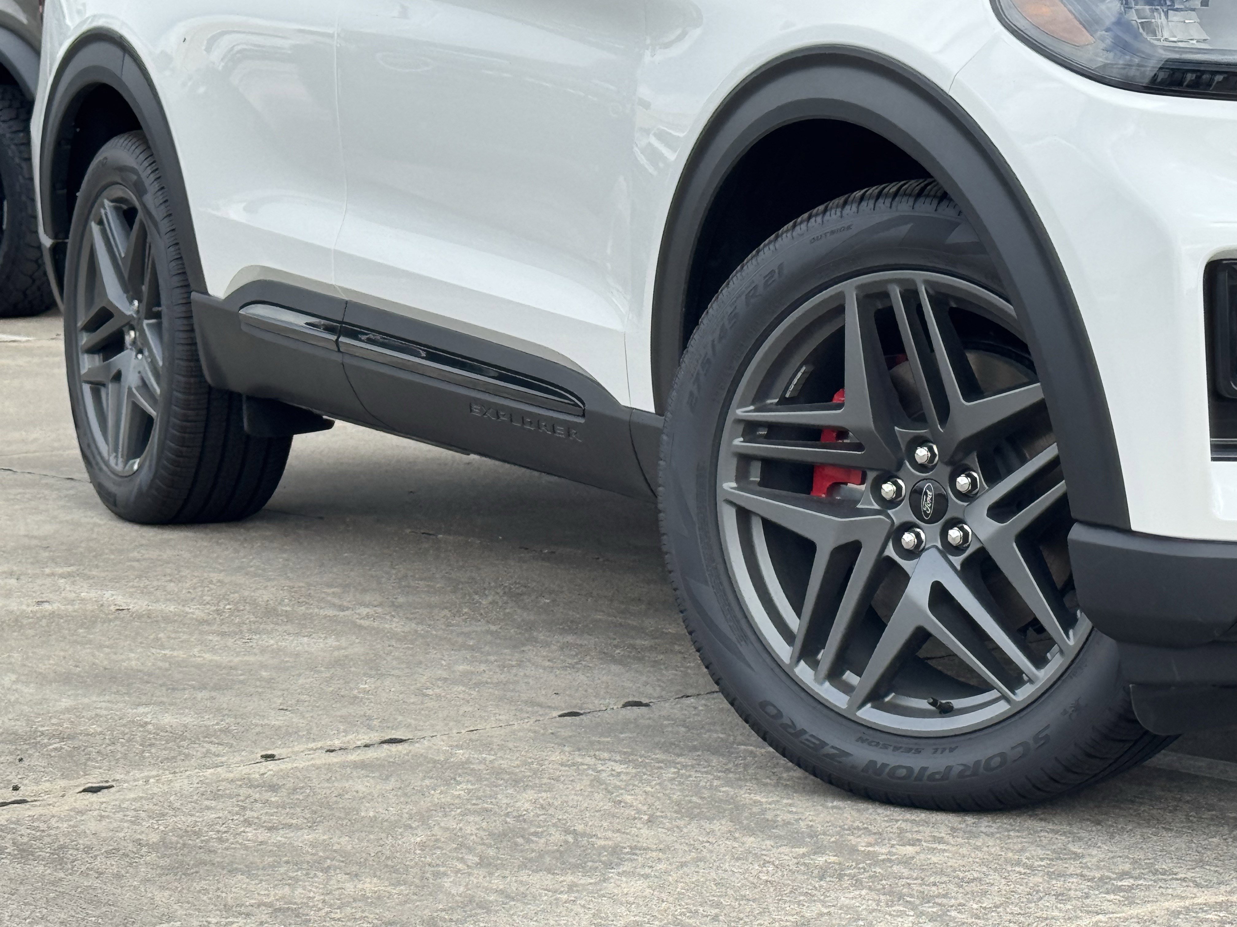 New 2026 Ford Explorer ST-Line w/ ST-Line Street Pack image 12