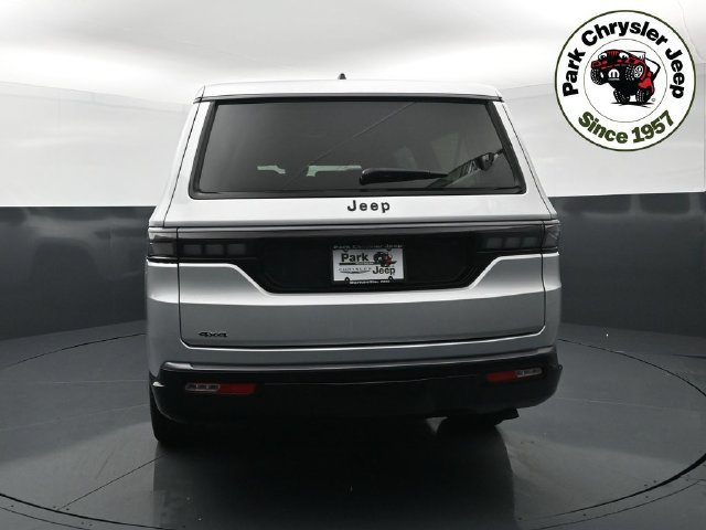 New 2026 Jeep Grand Wagoneer L Limited AWD/4WD image 5