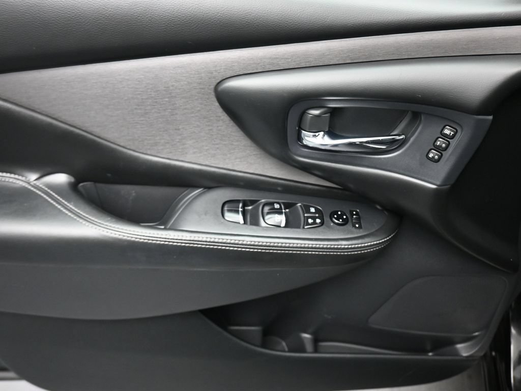 Used 2019 Nissan Murano SL w/ Cargo Package FWD image 10