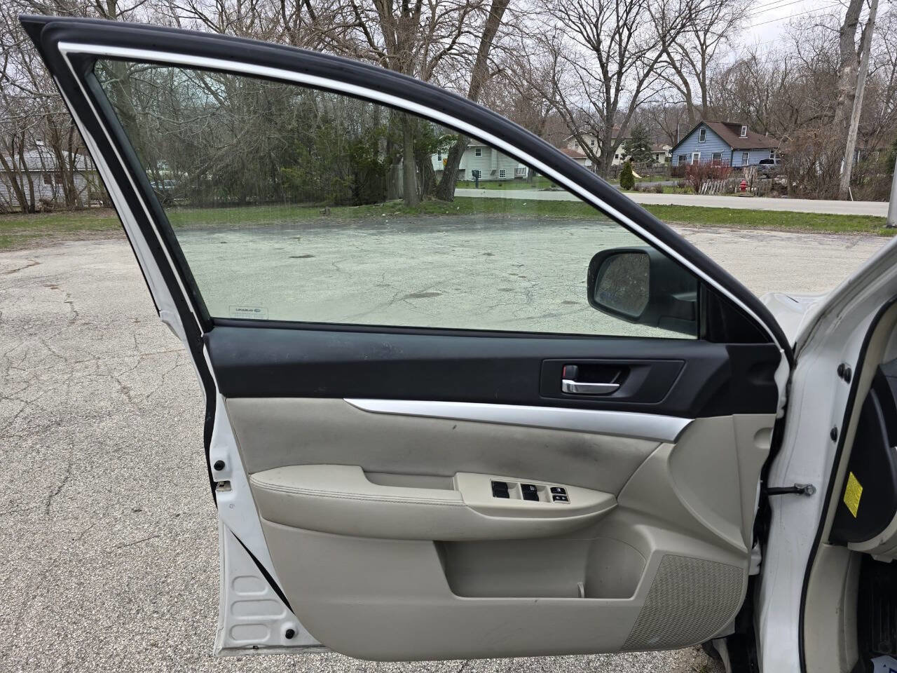 Used 2011 Subaru Outback 2.5i AWD/4WD image 10