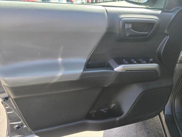 Certified 2023 Toyota Tacoma SR5 AWD/4WD image 17