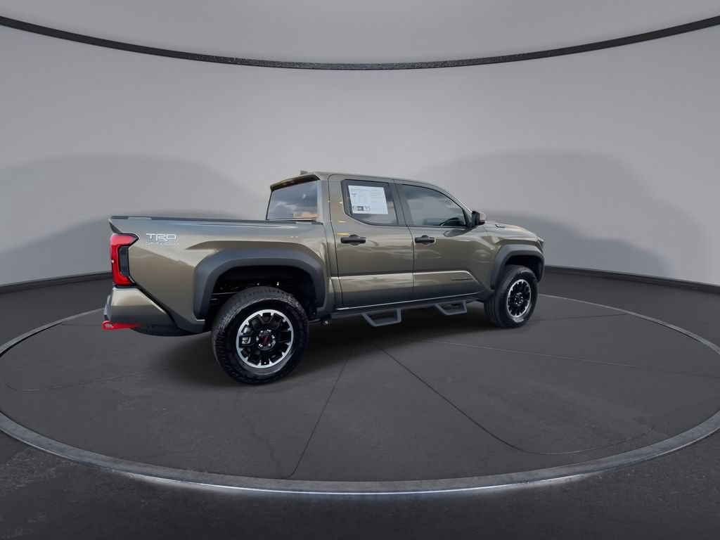 Used 2025 Toyota Tacoma TRD Off-Road AWD/4WD image 8