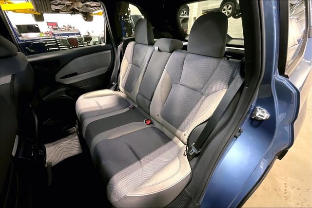 Used 2025 Subaru Forester Premium image 26
