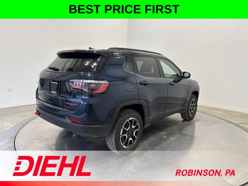 New 2026 Jeep Compass Trailhawk w/ Sun, Sound & Navigation Group AWD/4WD image 7