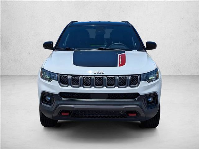 Used 2023 Jeep Compass Trailhawk AWD/4WD image 2