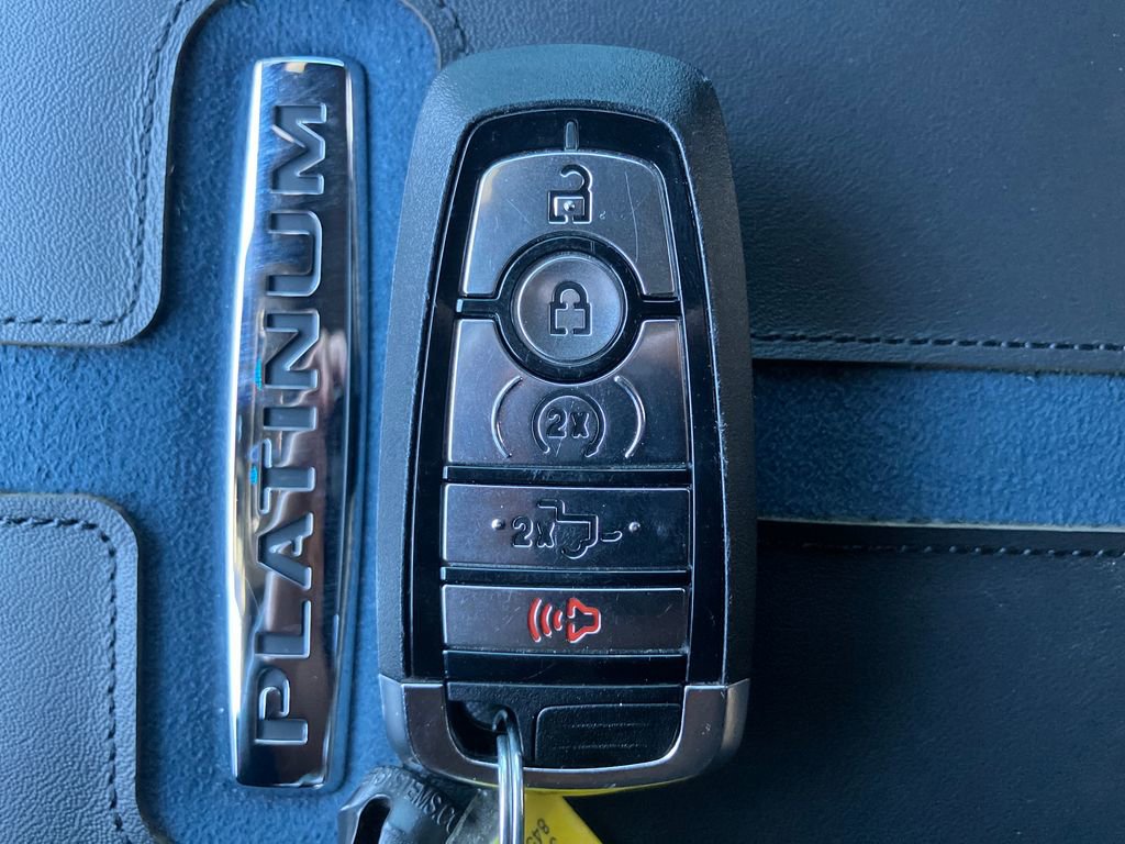 Used 2025 Ford F450 Platinum w/ FX4 Off-Road Package image 34