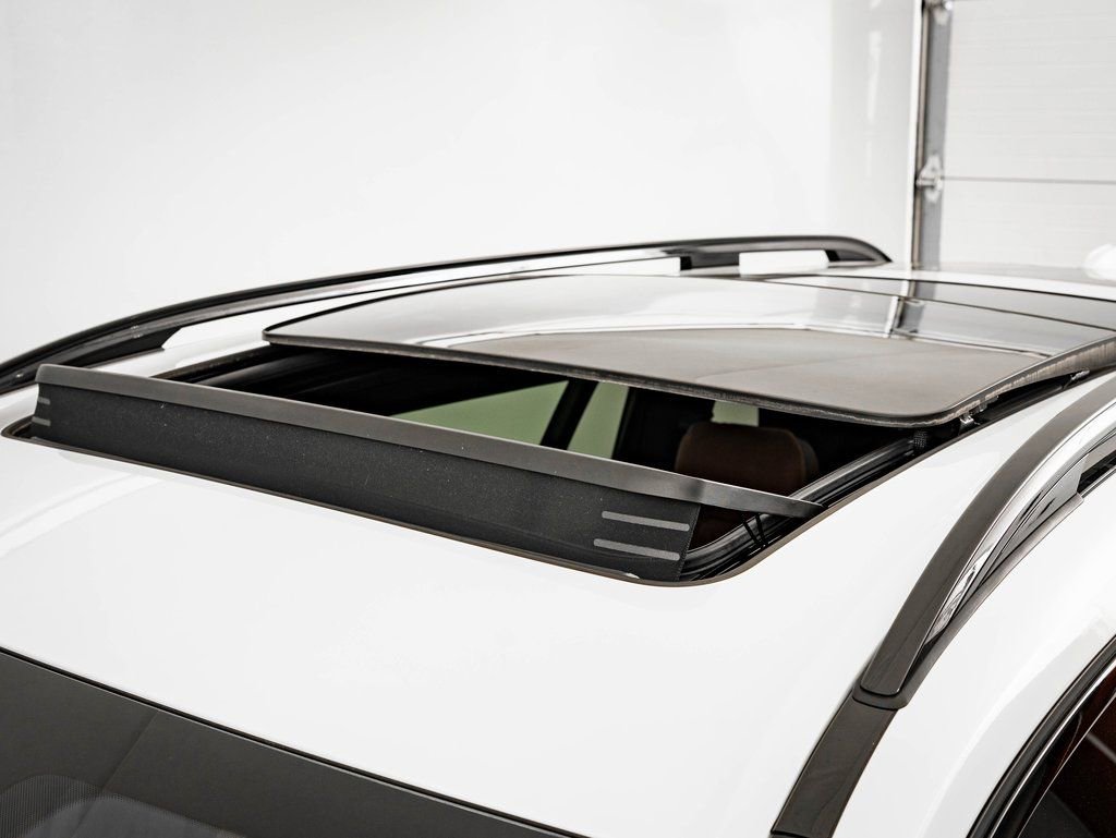 Used 2023 BMW X7 M60i w/ Executive Package AWD/4WD image 14