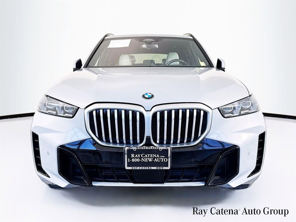 Used 2024 BMW X5 xDrive40i w/ Executive Package image 2