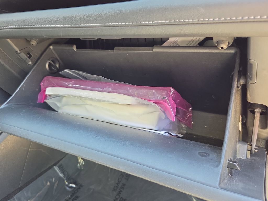 Used 2021 Hyundai Santa Fe Limited w/ Cargo Package image 21