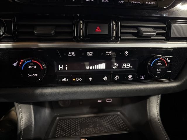 Used 2025 Nissan Pathfinder SL AWD/4WD image 29