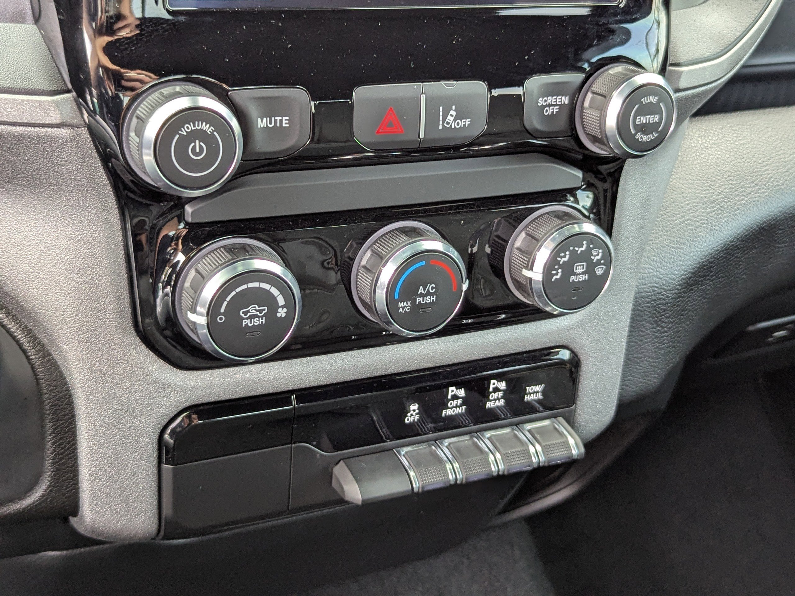 Used 2025 RAM 1500 Tradesman image 21