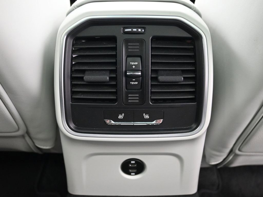 Certified 2023 Porsche Macan GTS image 8