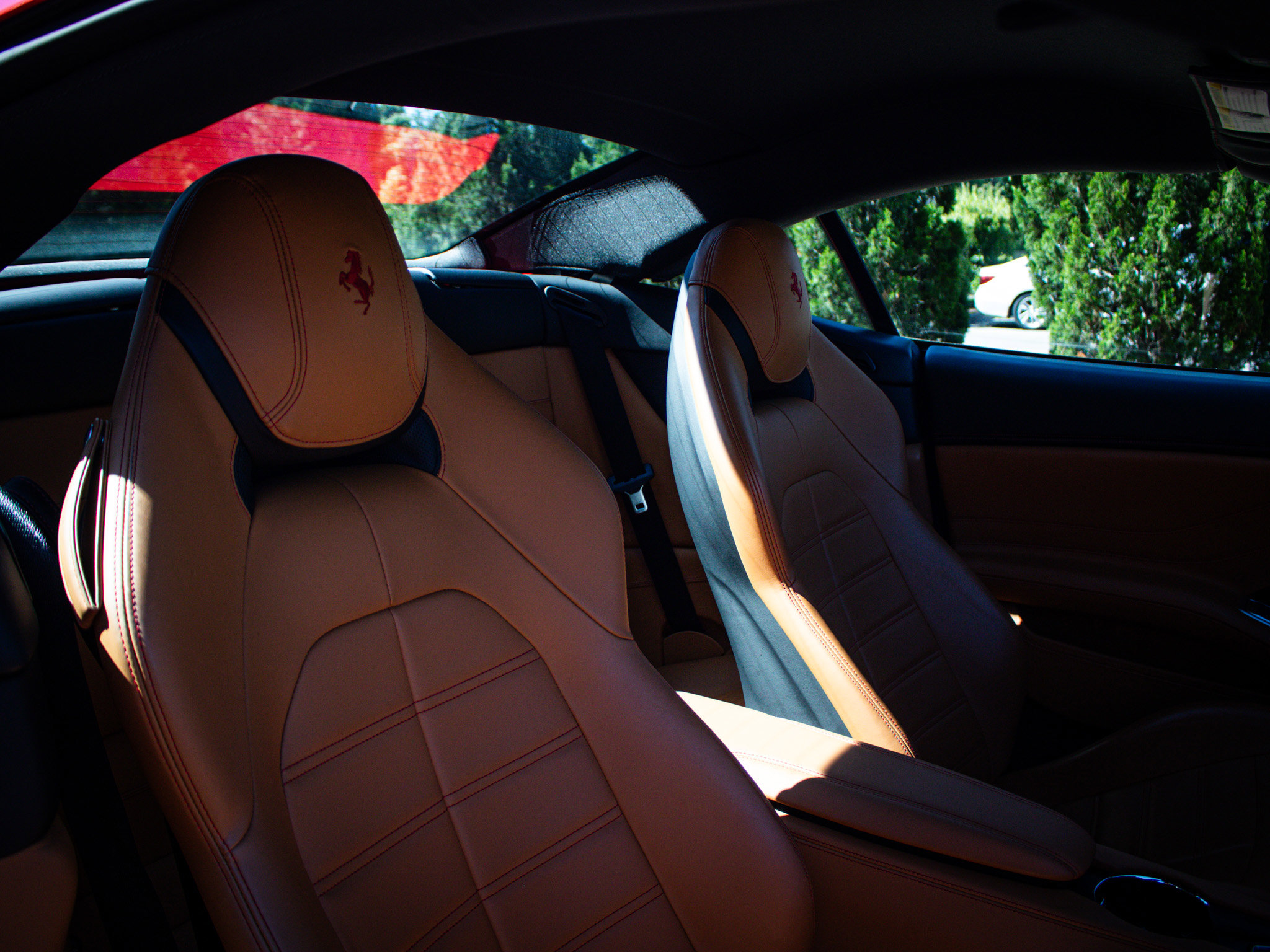 Used 2017 Ferrari California T RWD image 32