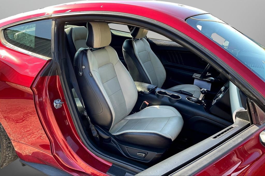 Used 2017 Ford Mustang Premium RWD image 27