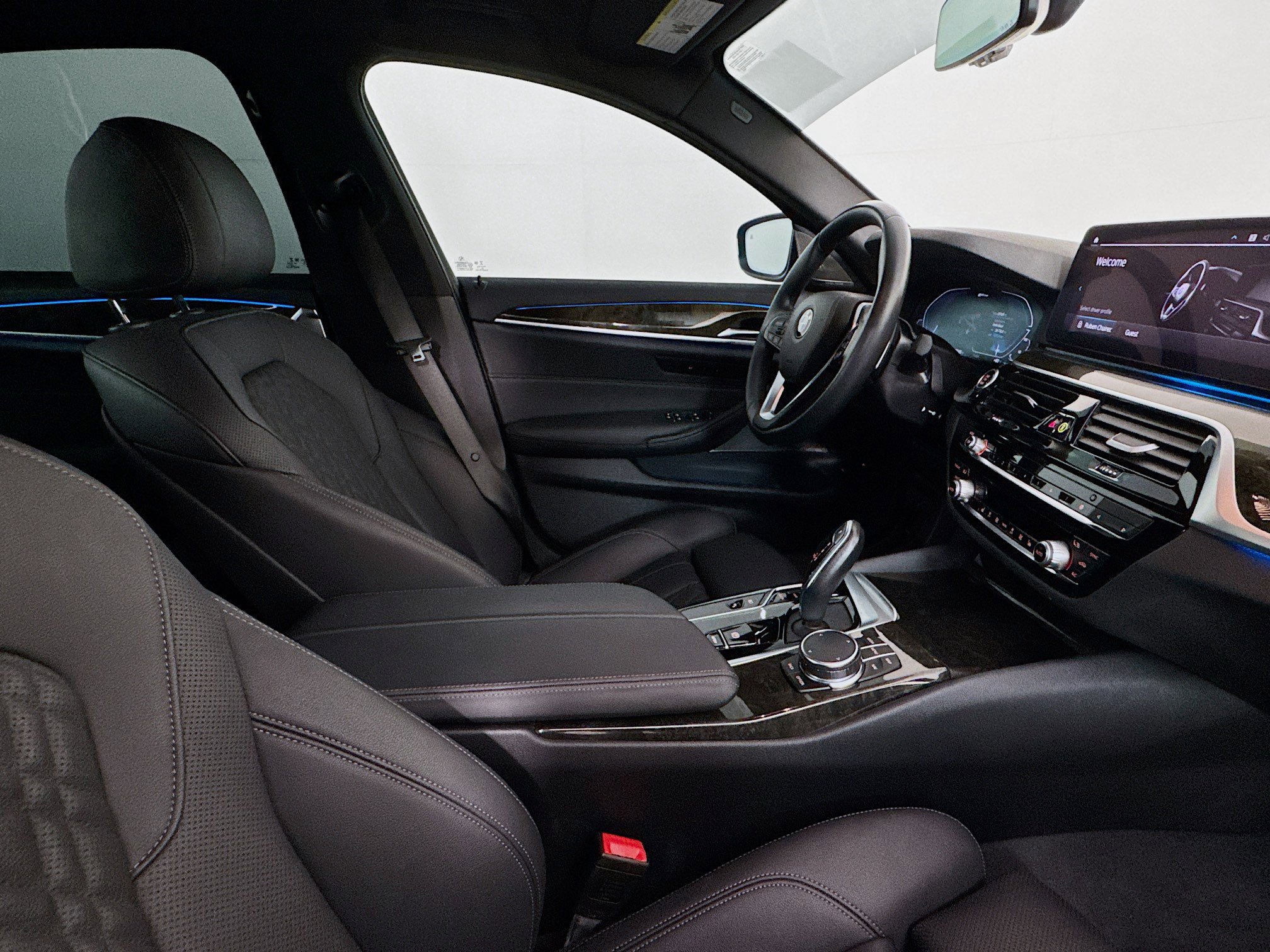 Used 2023 BMW 530e 530e w/ Premium Package image 28