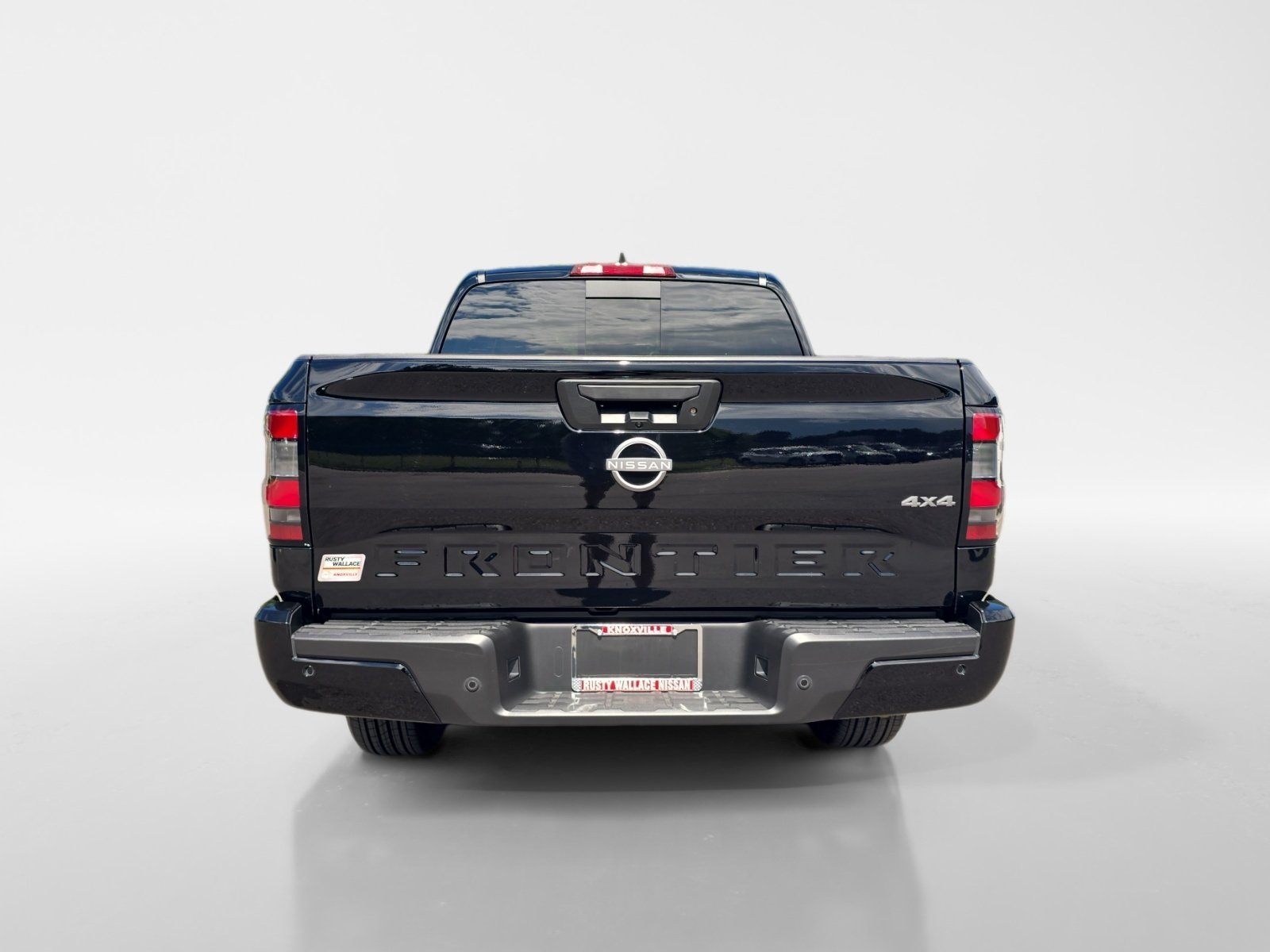 Certified 2025 Nissan Frontier SV AWD/4WD image 4
