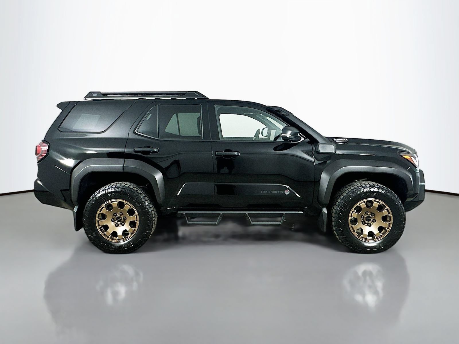 Used 2025 Toyota 4Runner Trailhunter AWD/4WD image 4