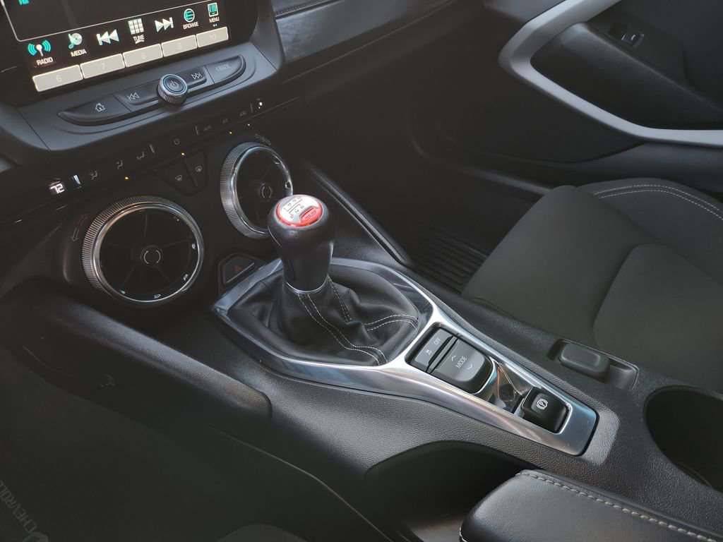 Used 2018 Chevrolet Camaro SS image 23