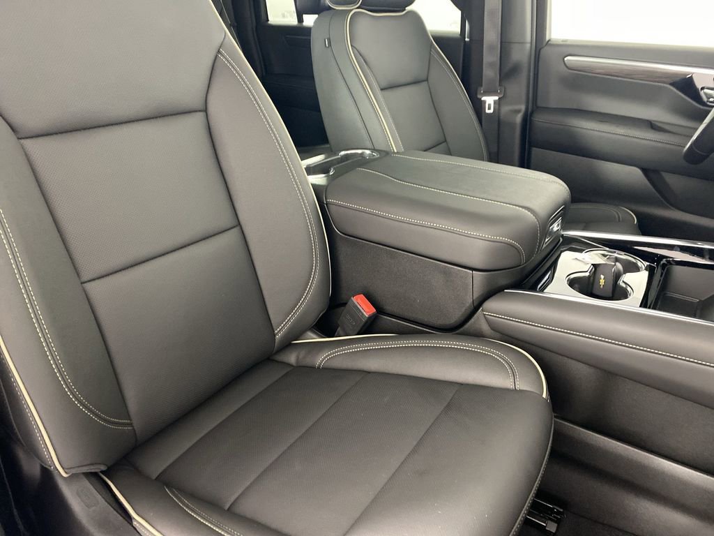 New 2025 Chevrolet Suburban Premier image 29