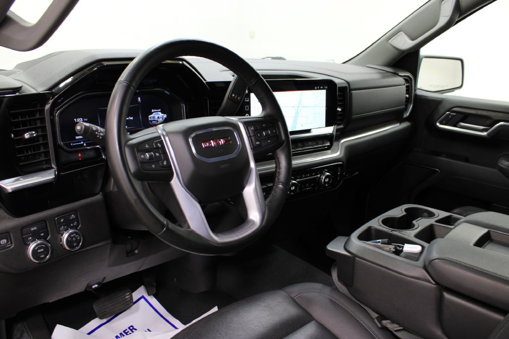 Used 2025 GMC Sierra 1500 SLT AWD/4WD image 16