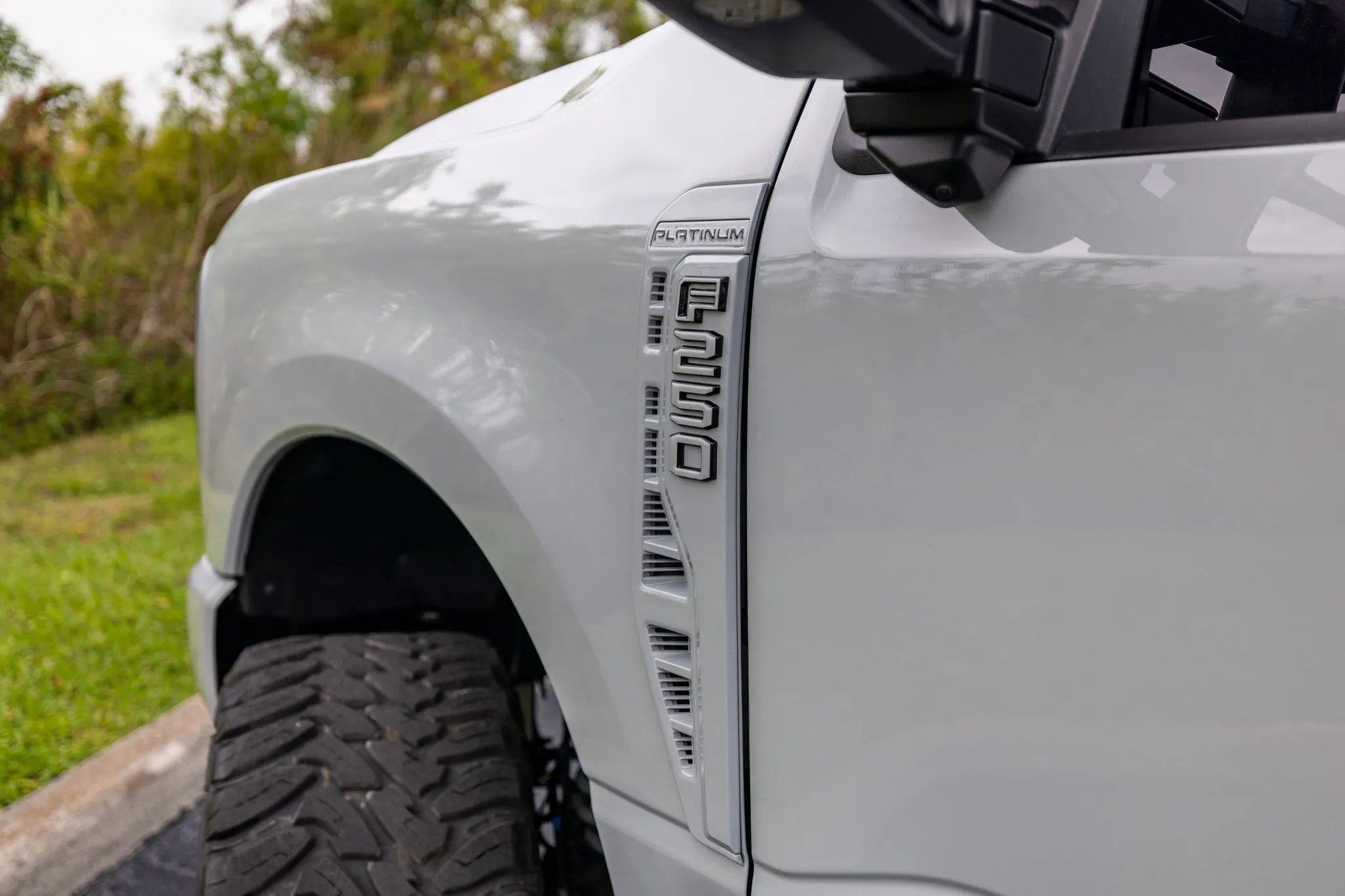 Used 2025 Ford F250 Platinum image 4