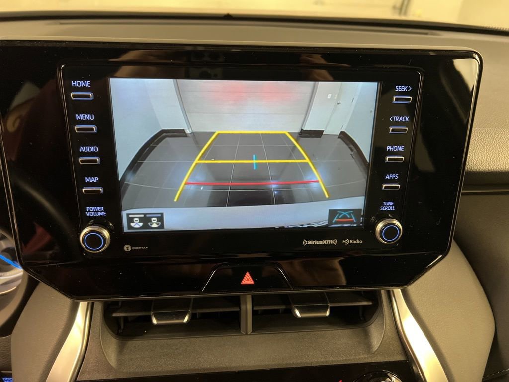 Used 2022 Toyota Venza XLE image 13