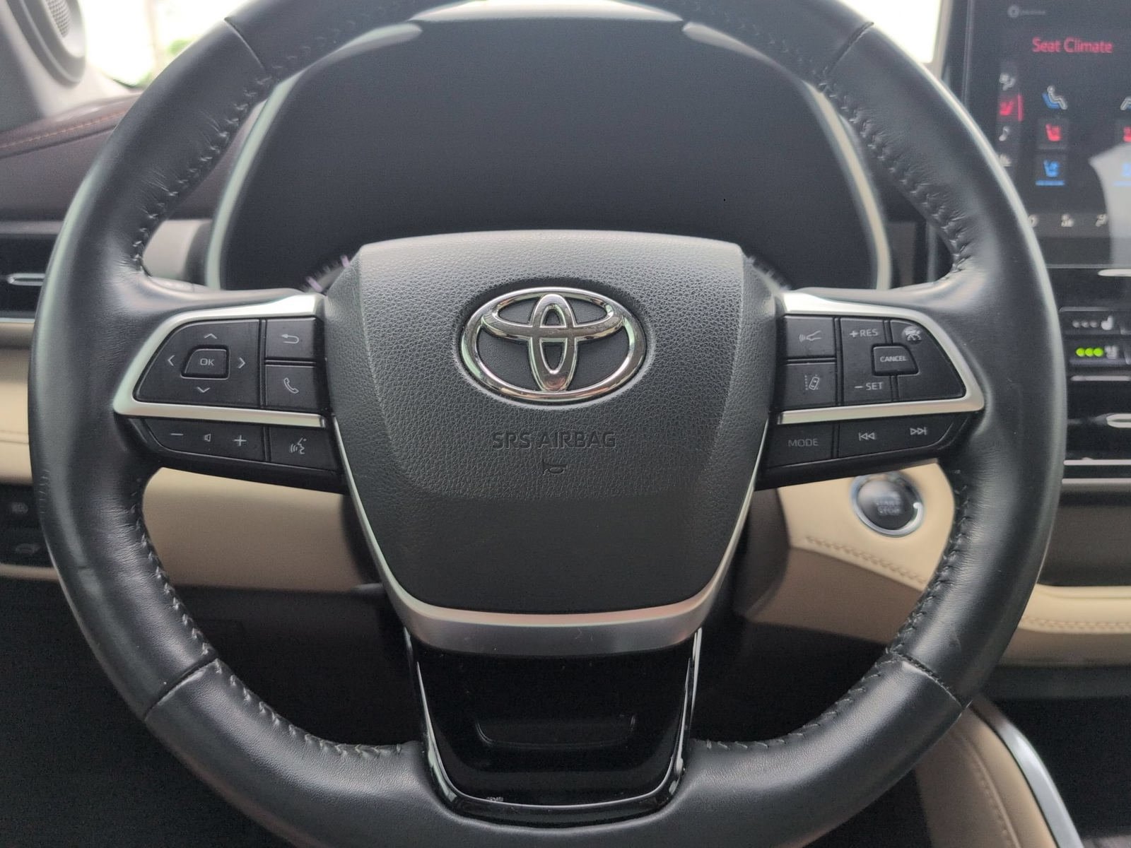 Used 2022 Toyota Highlander Limited AWD/4WD image 12