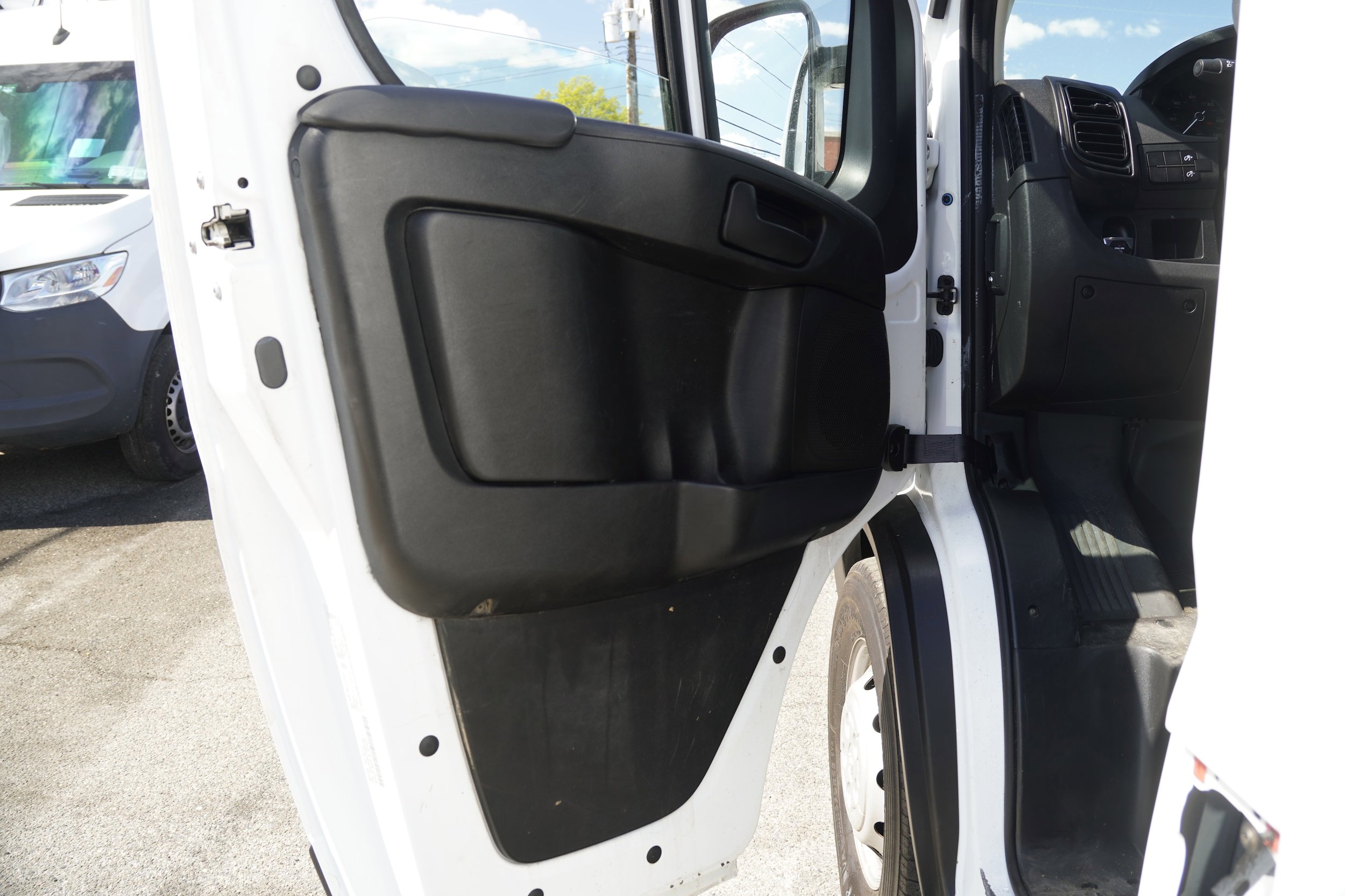 Used 2023 RAM ProMaster 2500 FWD image 14