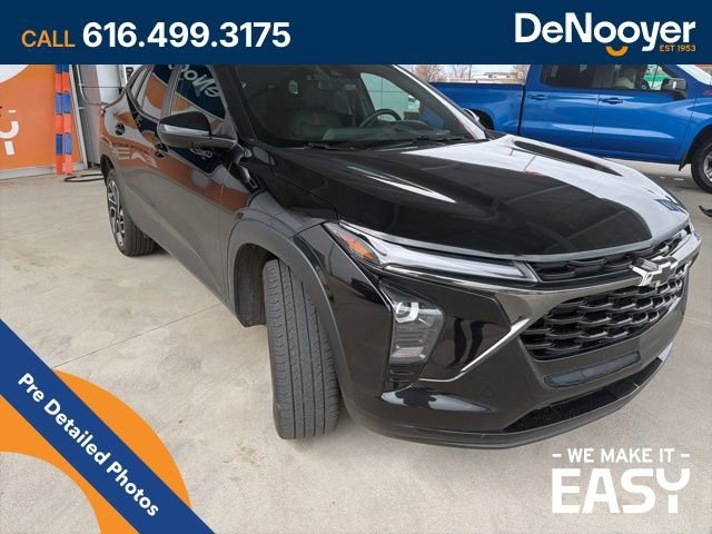 Used 2024 Chevrolet Trax RS w/ Driver Confidence Package image 7