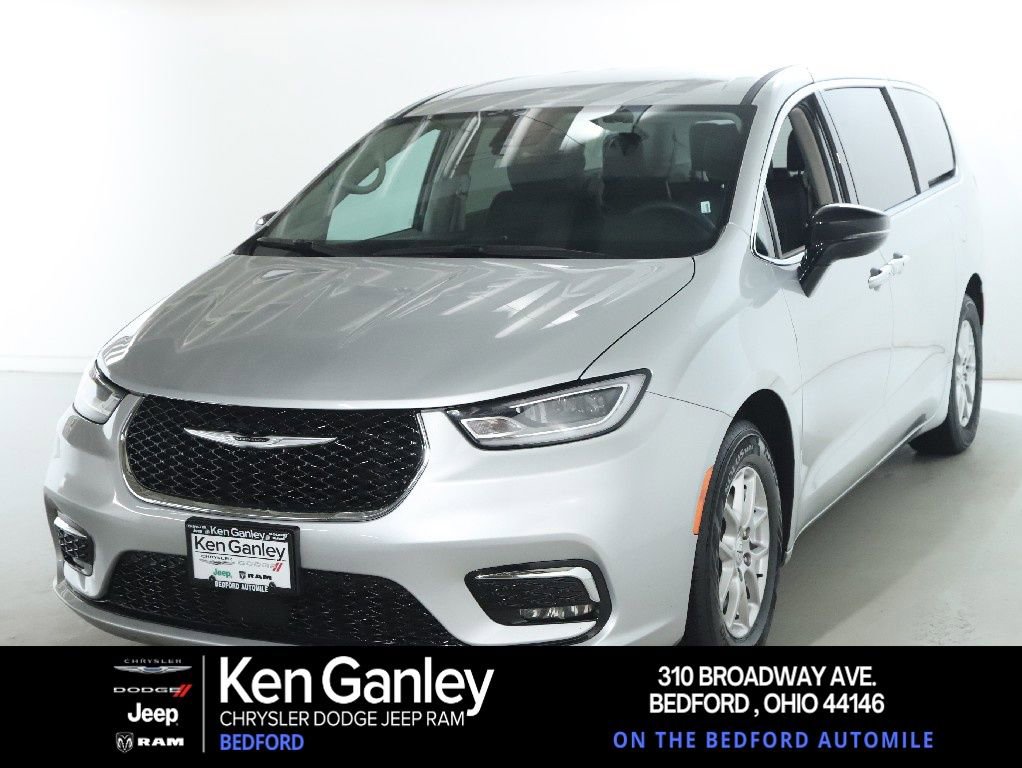 Used 2024 Chrysler Pacifica Touring-L