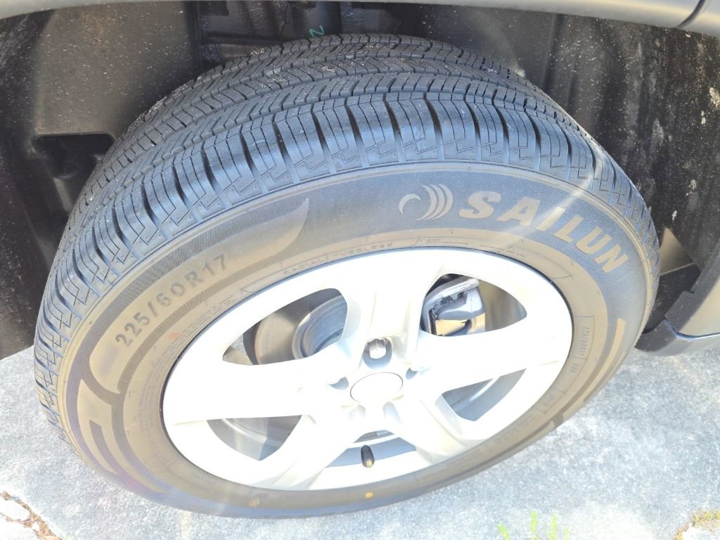 Used 2024 Jeep Compass Latitude image 17