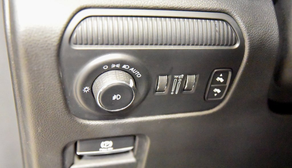 Used 2022 Jeep Wagoneer Series II w/ Premium Group I image 17