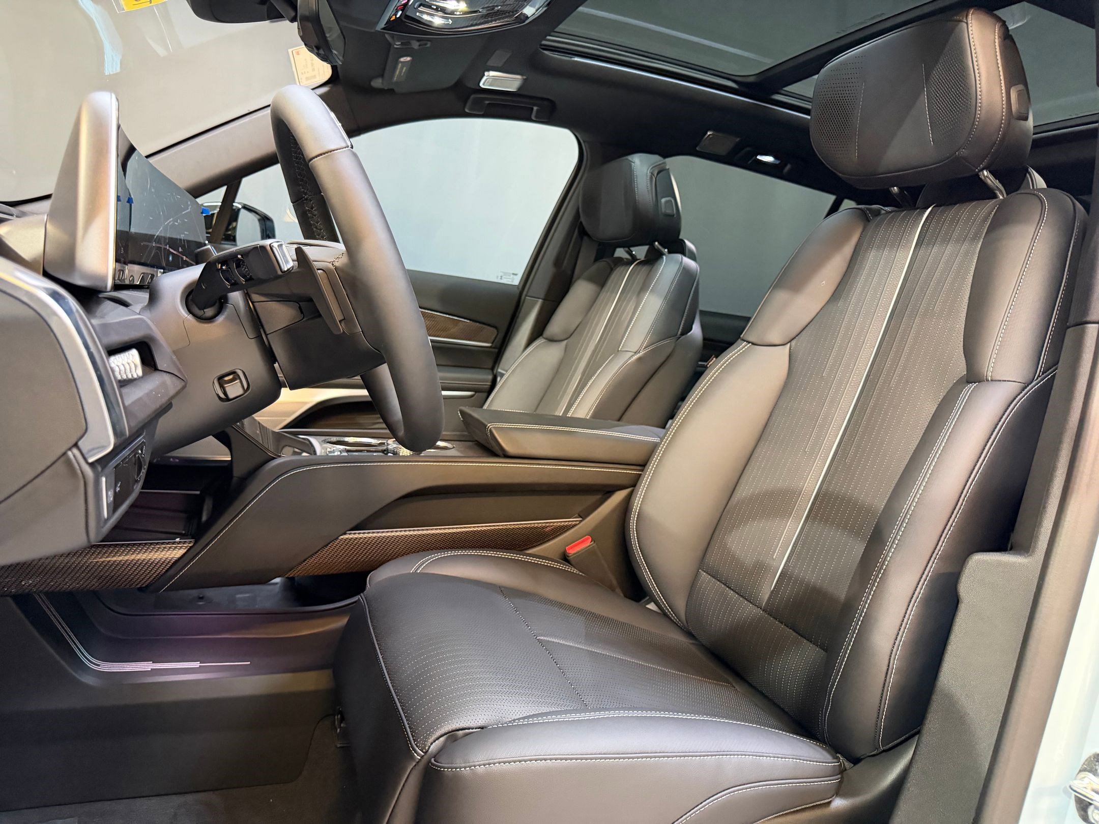 New 2026 Cadillac Vistiq Sport image 5