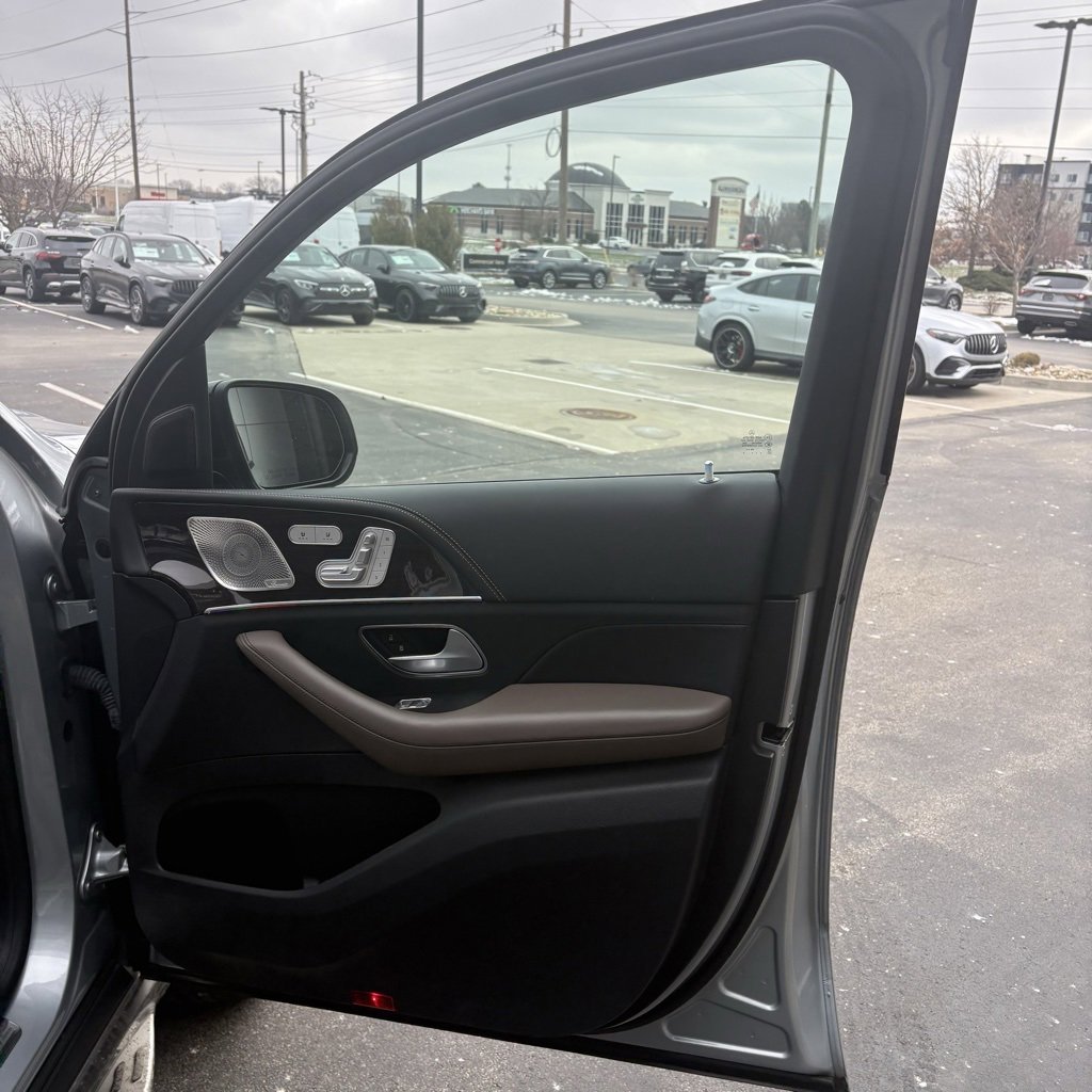 Used 2023 Mercedes-Benz GLS 63 AMG 4MATIC image 29