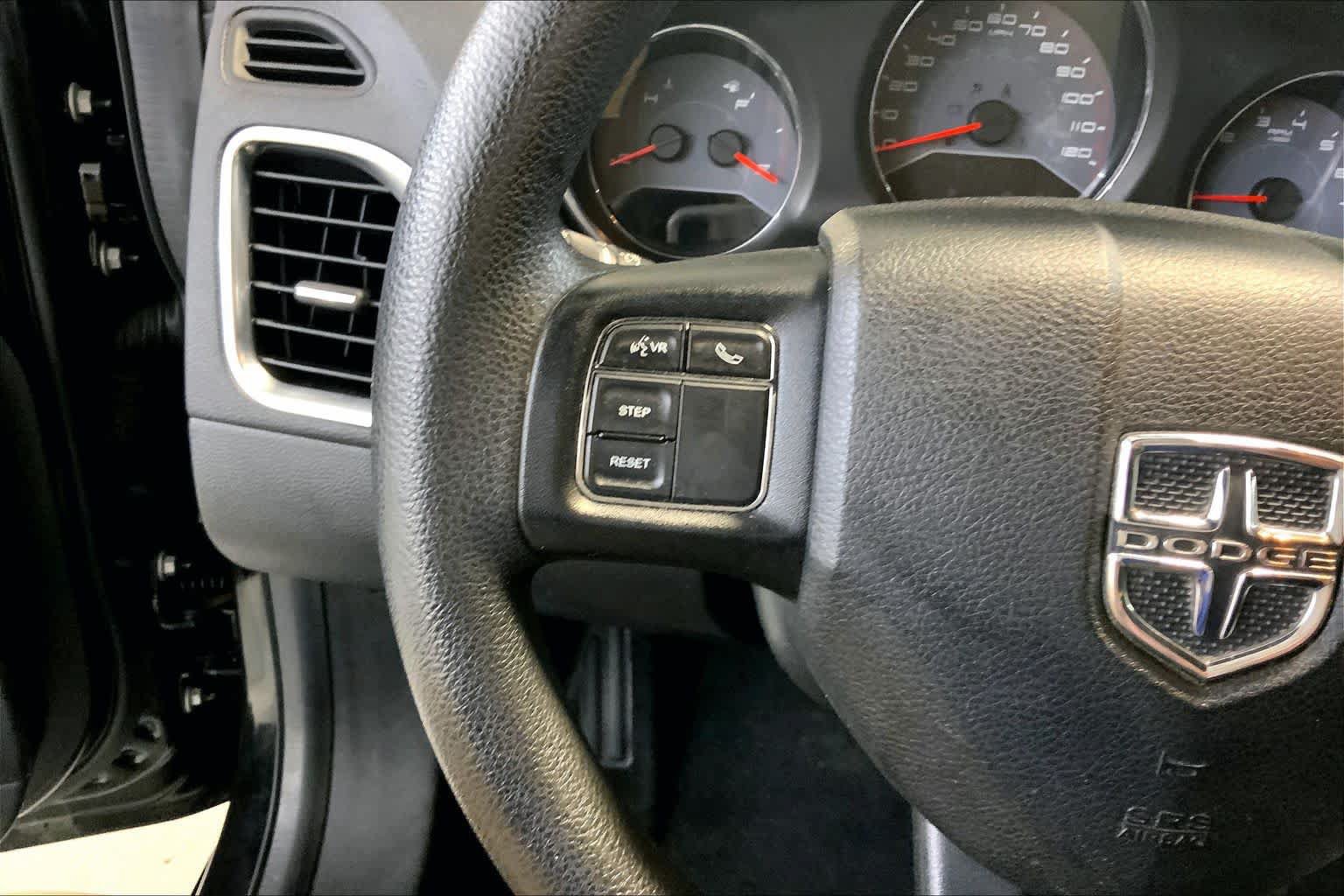 Used 2013 Dodge Avenger SE FWD image 22
