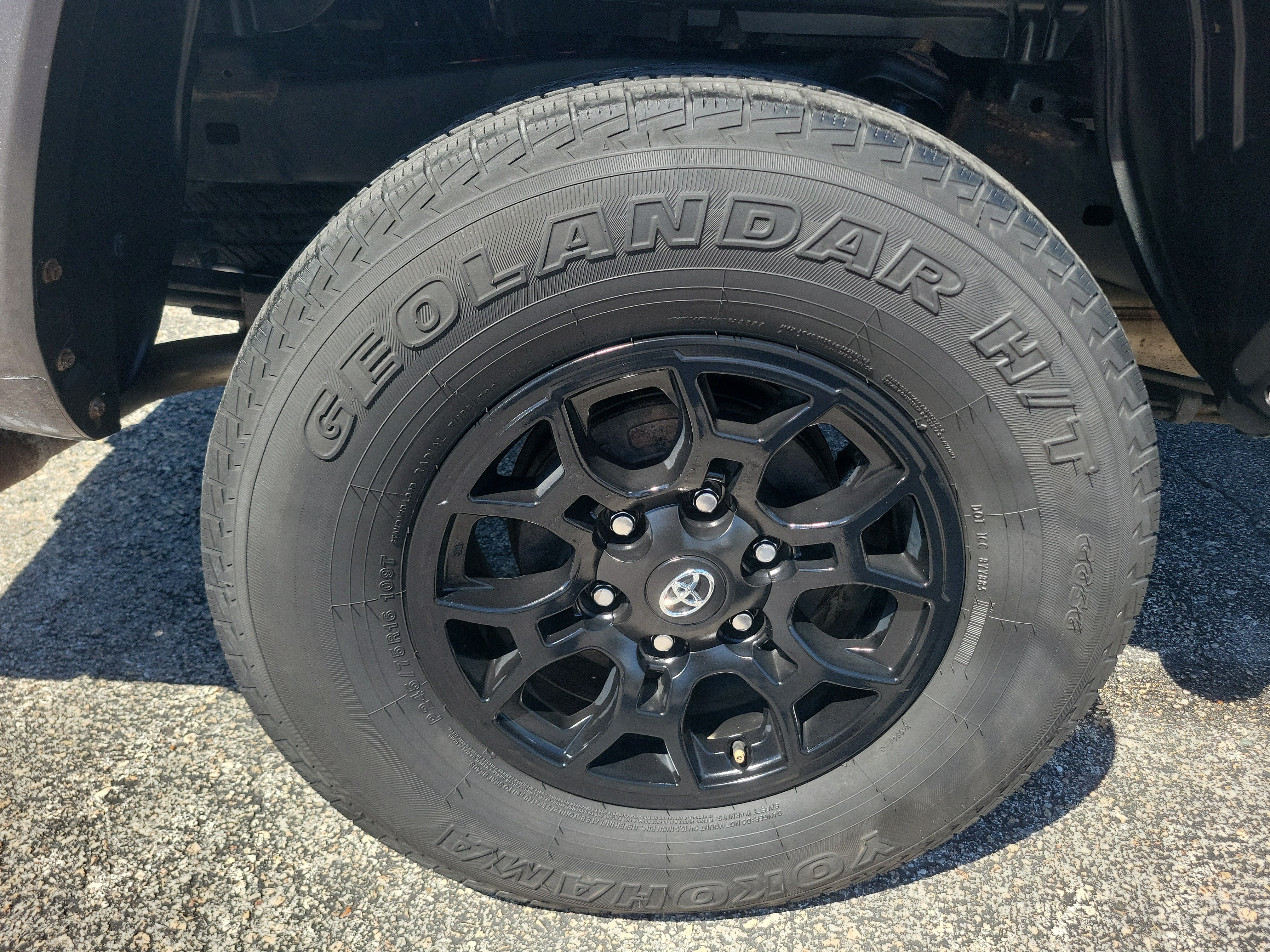 Used 2021 Toyota Tacoma SR5 RWD image 8