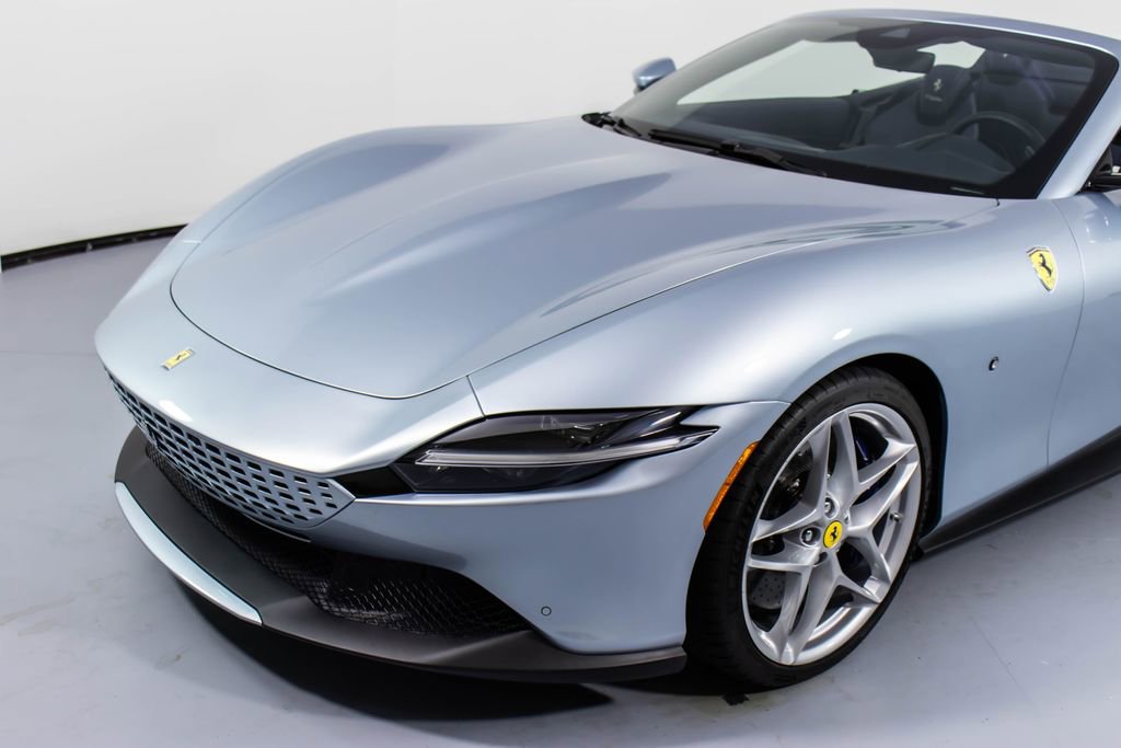 Certified 2025 Ferrari Roma Spider RWD image 30