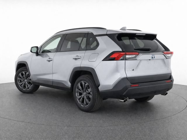 Used 2024 Toyota RAV4 XLE AWD/4WD image 3