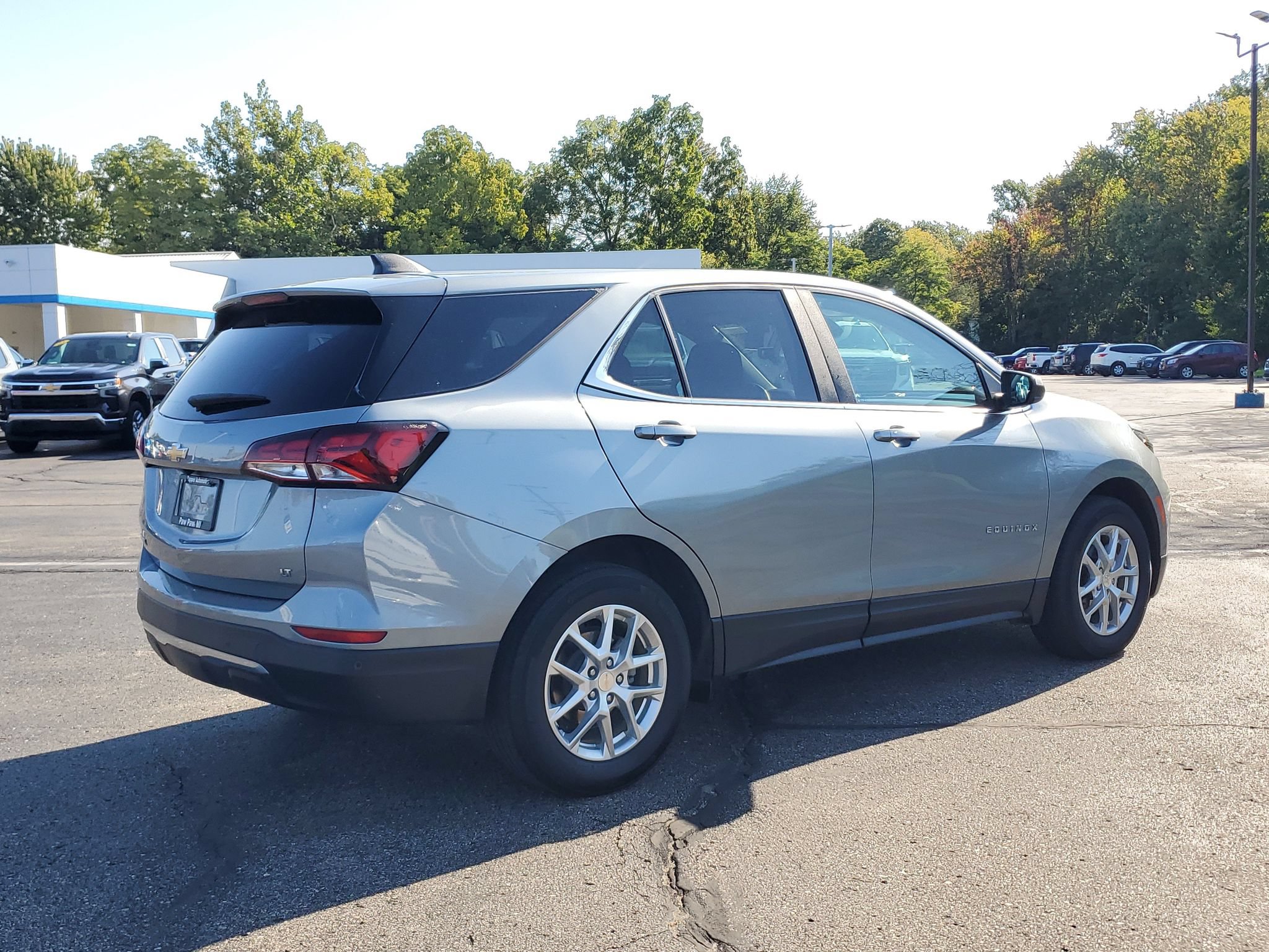 Used 2024 Chevrolet Equinox LT FWD image 4