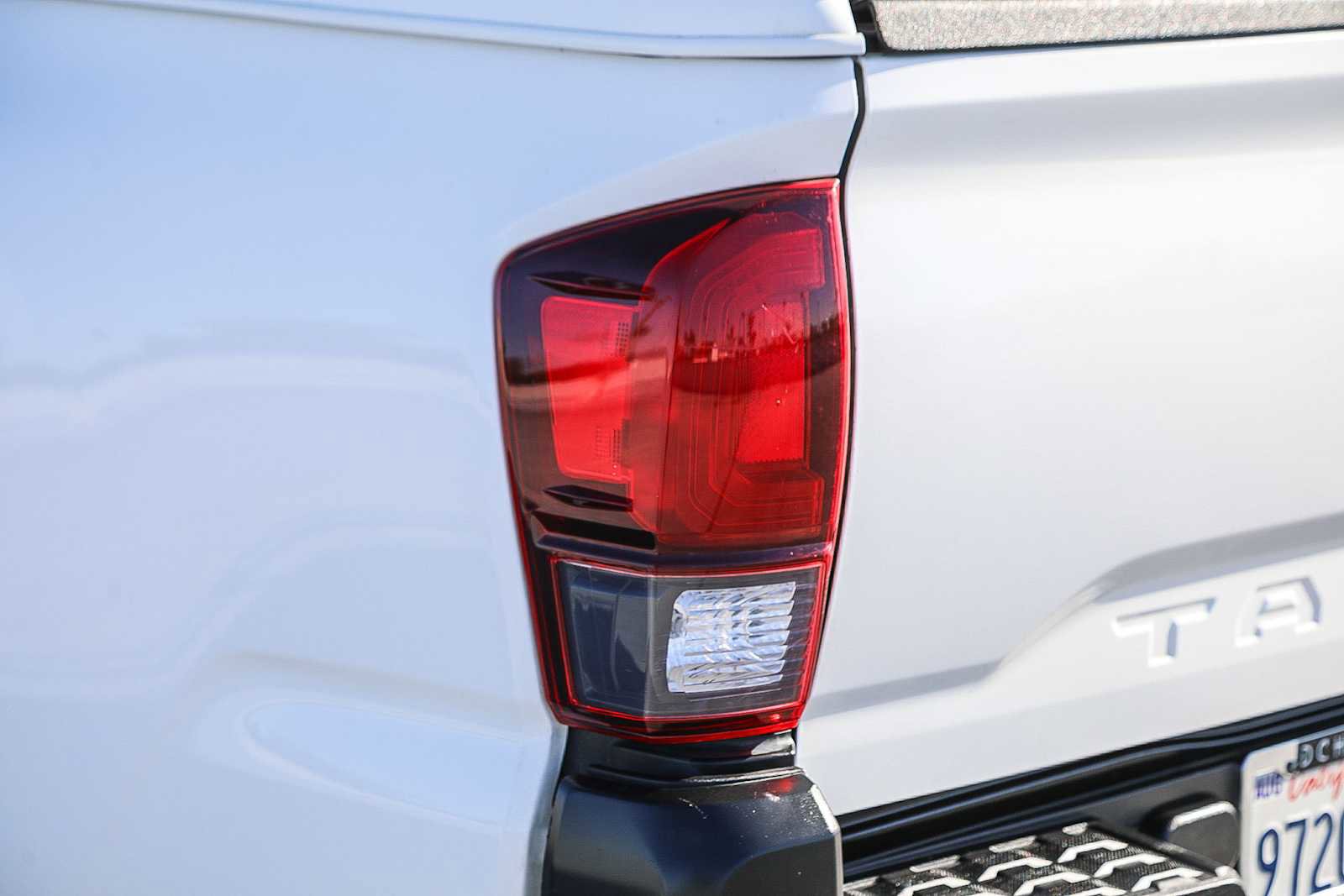 Certified 2018 Toyota Tacoma SR image 9